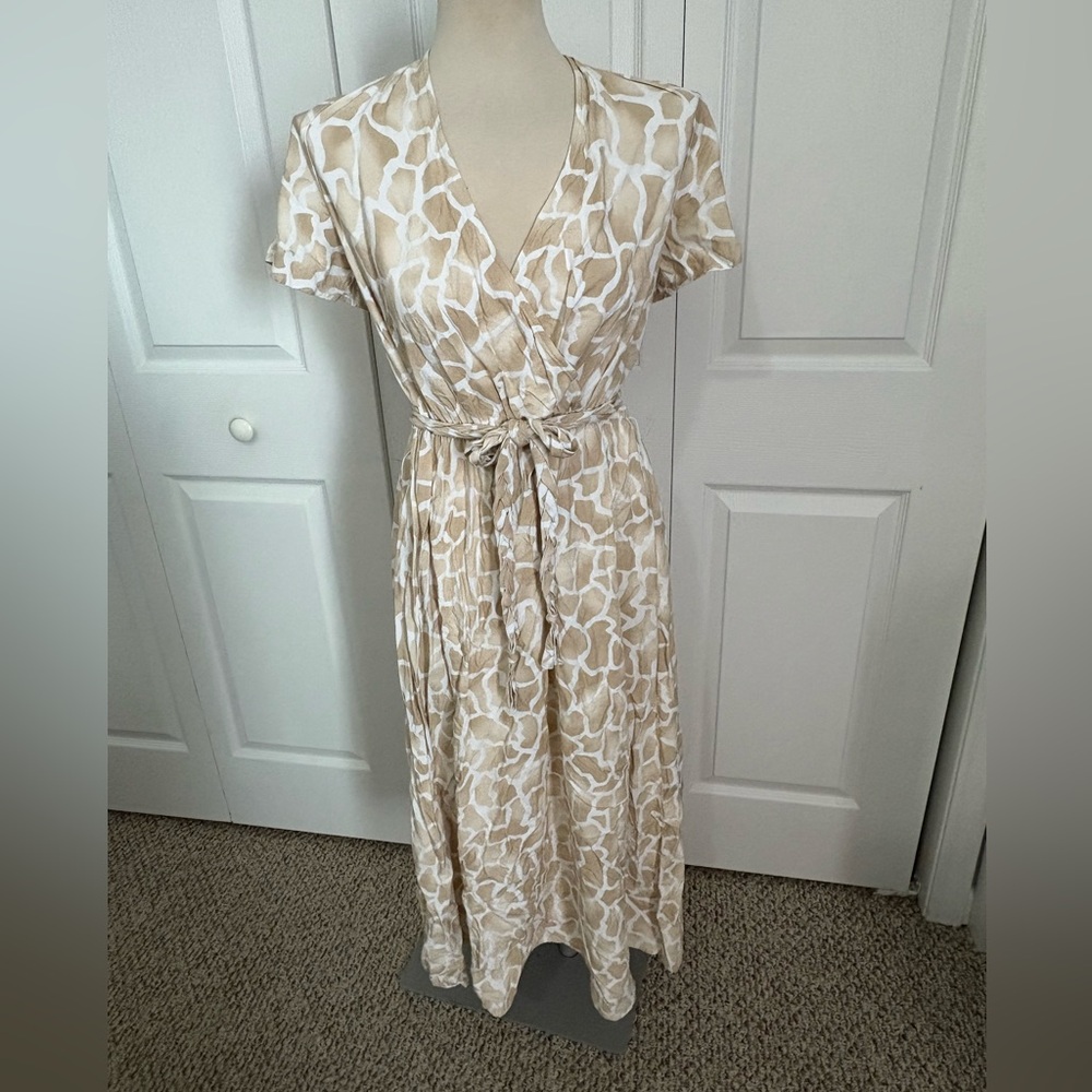 🍁 LOFT Beige and White Camel Print Maxi Dress